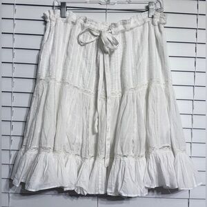 Lucky & CoCo 95% cotton Lace trimmed white skirt size medium